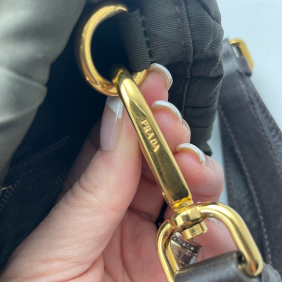 Prada rare Quilted Tessuto
Tote. Chocolate Brown with COA - Picture 10 of 17